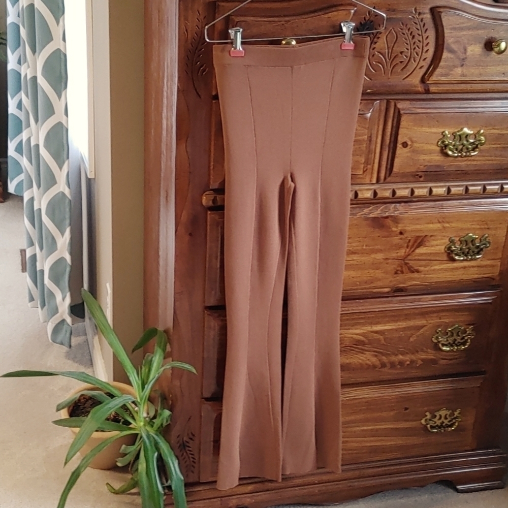 💚NWT Women's Glassons Knit Flare Pant